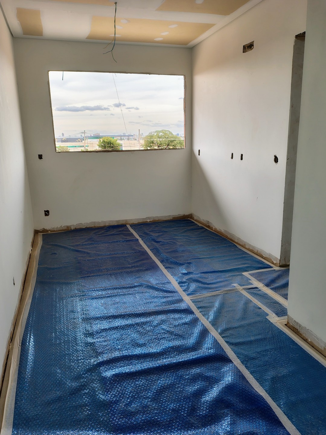  Posicionamento do salva piso após o assentamento e rejunte do porcelanato 2° pav.