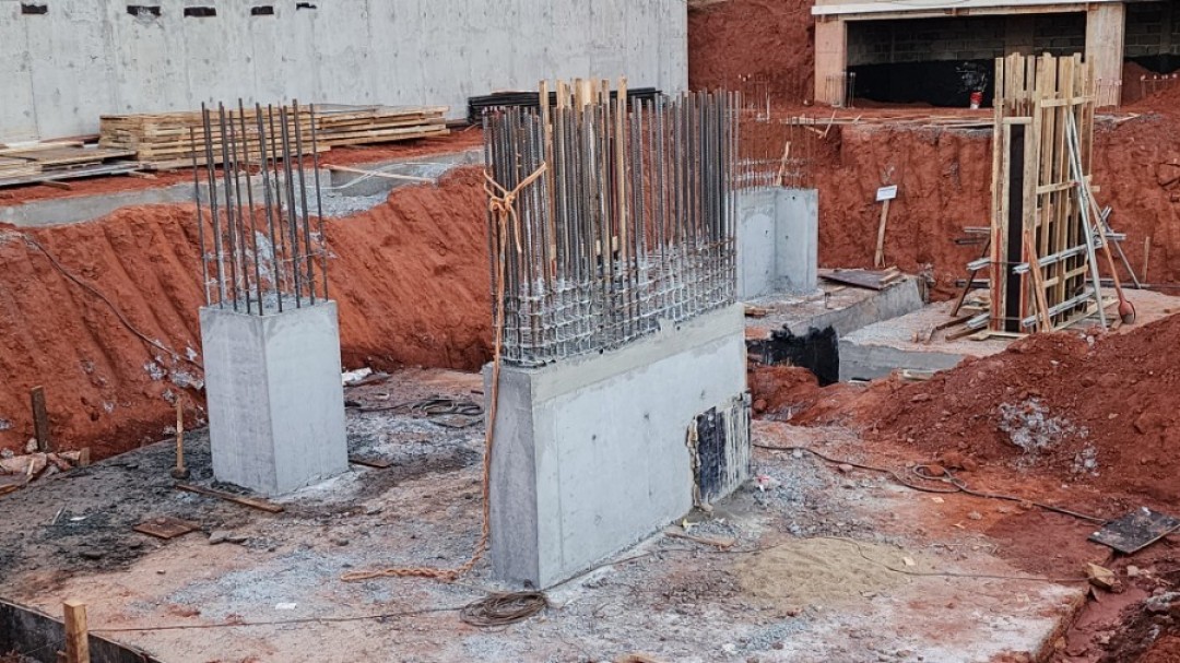 Desforma pilares nível -5,00 a -3,11 m