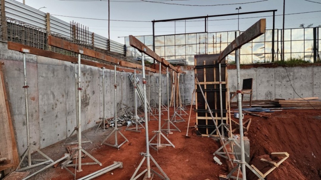 Início montagem laje Térreo