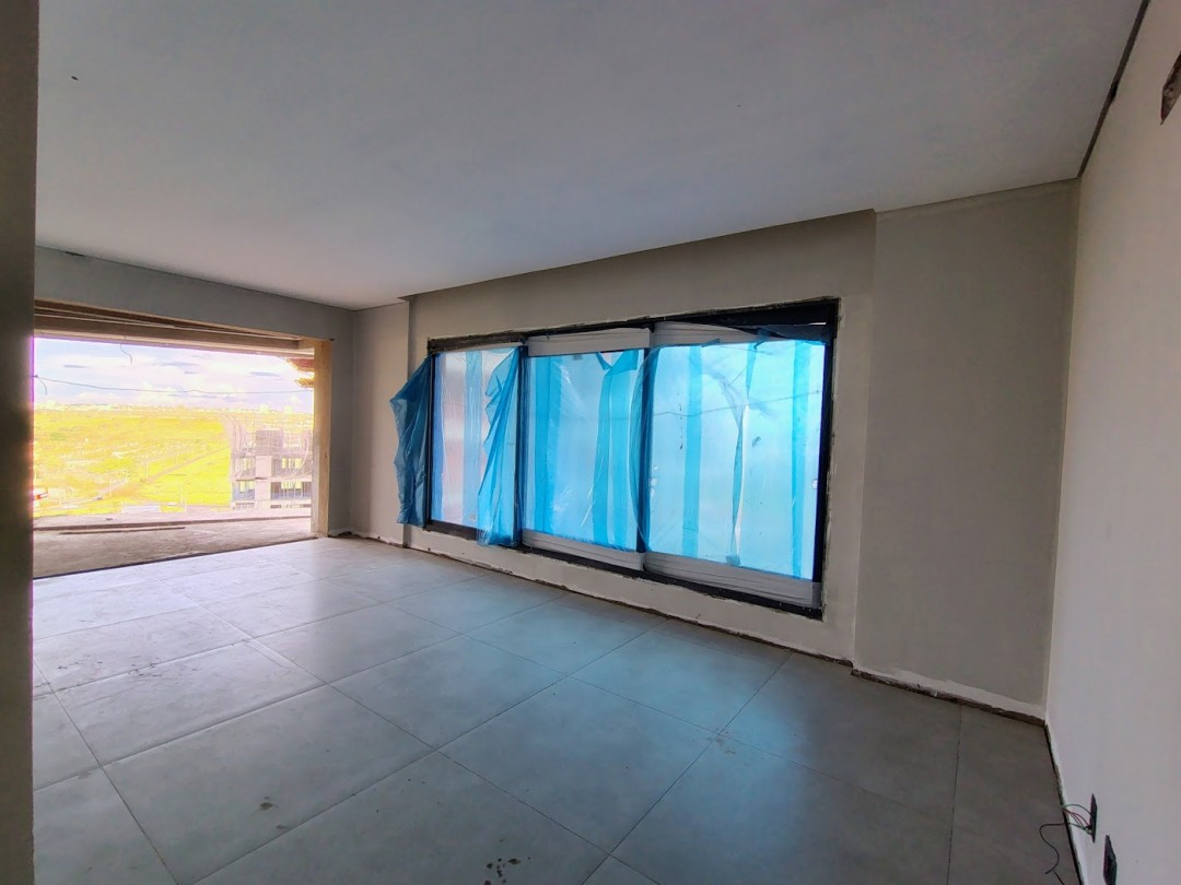 Primeira demão de pintura e instalação das esquadrias - 14° Pavimento