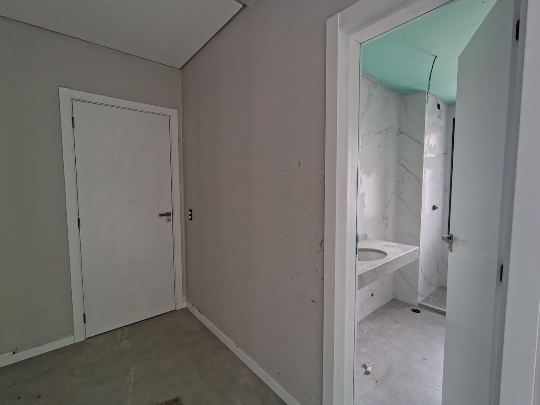 Instalação portas de madeira 12° pav.