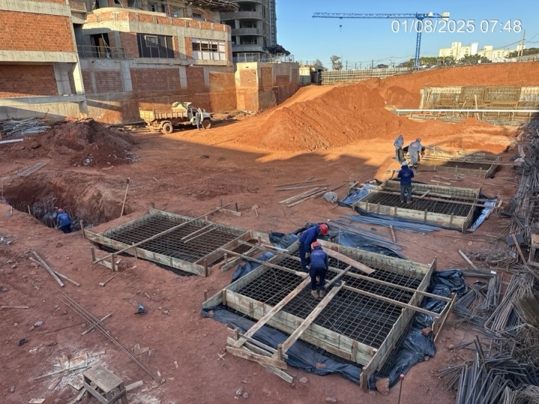 Execução da armação dos blocos da periferia (P3 ao P5 e P10).